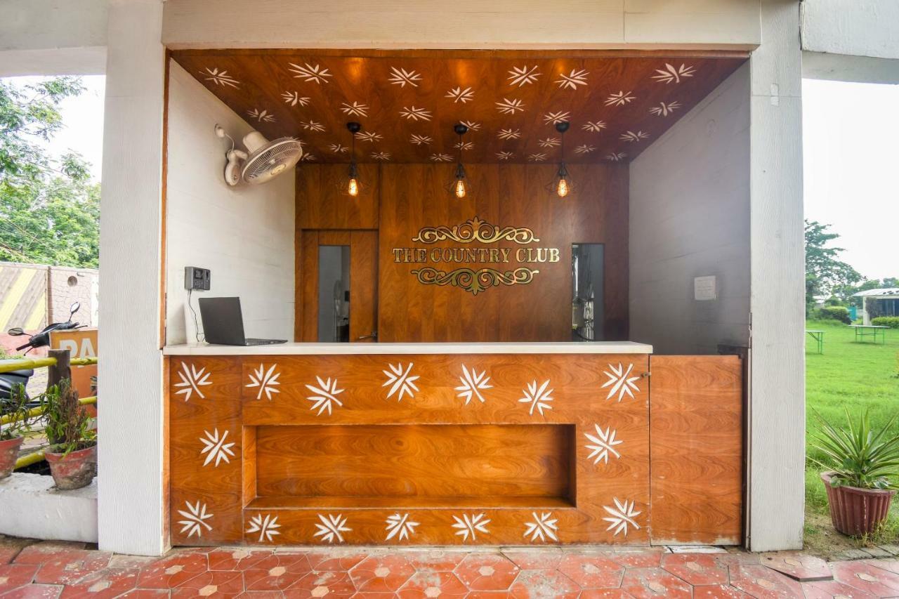 Oyo 47464 Hotel The Country Club Bilāspur Eksteriør billede